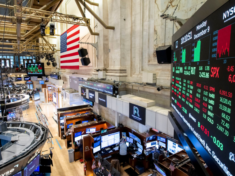 Traders at NYSE