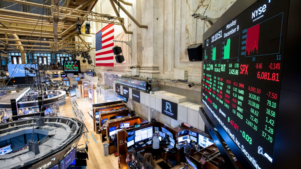 Traders at NYSE